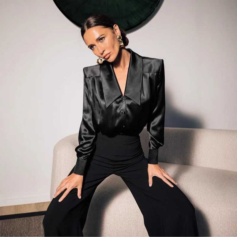 Damen Satinbluse mit übergroßem Spitzkragen und eleganten Langärmeln Nord Taschen