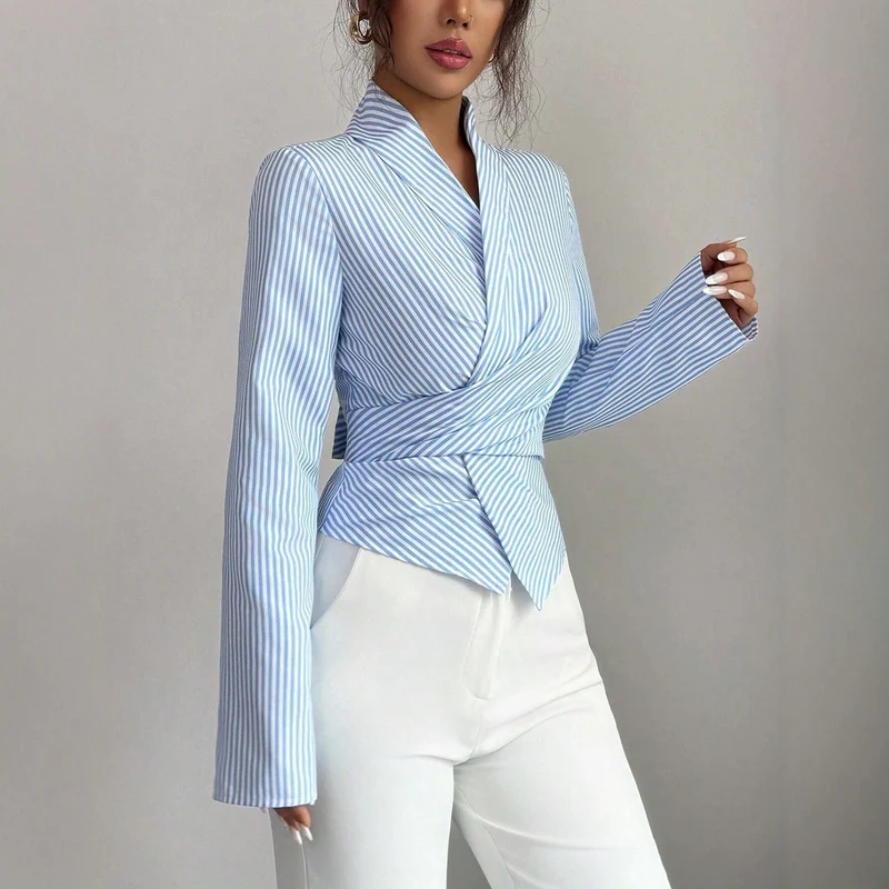 Damen Gestreifte Wickelbluse mit Schalkragen und taillierter Silhouette Nord Taschen