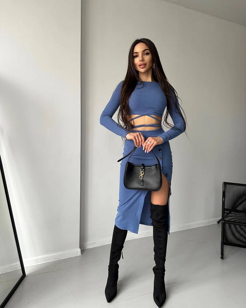 Damen Geripptes zweiteiliges Set mit Cropped-Langarmtop, Wickelband und taillenbetontem Knopf-Midirock Nord Taschen