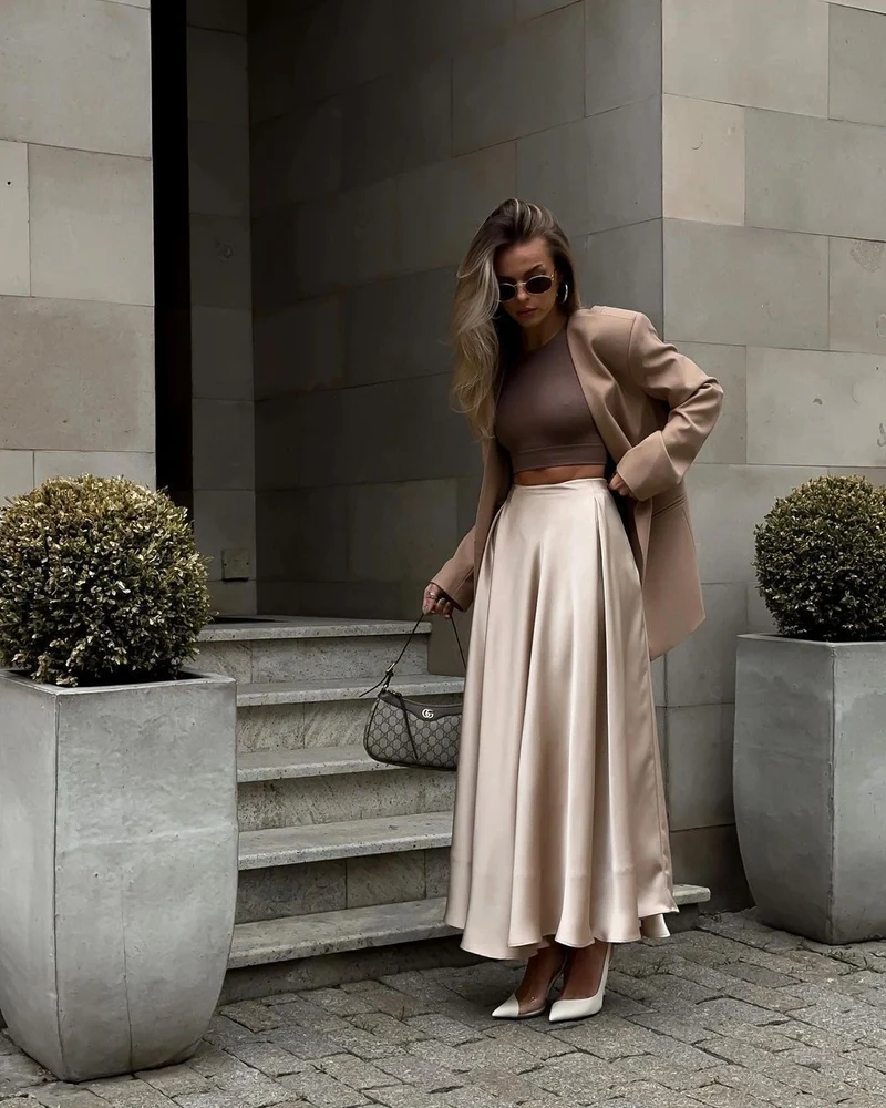 Damen Fließender Satin-Midirock mit hohem Bund und Tellerfalten Nord Taschen