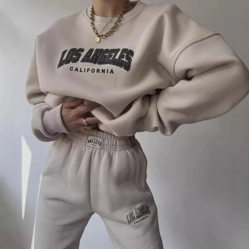 Damen Oversized Lounge-Set aus Baumwollfleece mit Collegestickerei und relaxed Jogginghose Nord Taschen