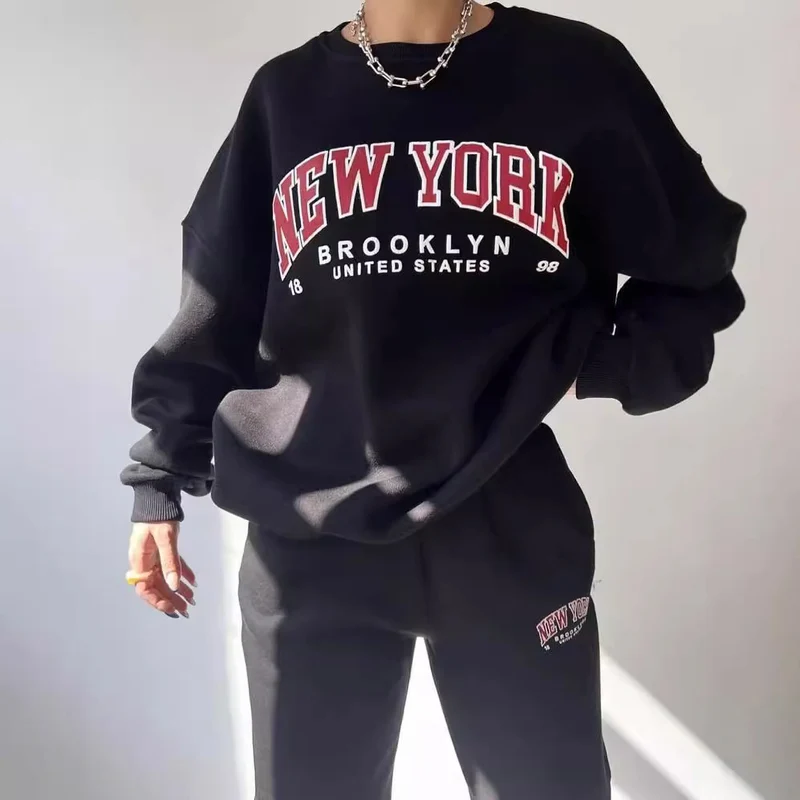 Damen Oversized Lounge-Set aus Baumwollfleece mit Collegestickerei und relaxed Jogginghose Nord Taschen