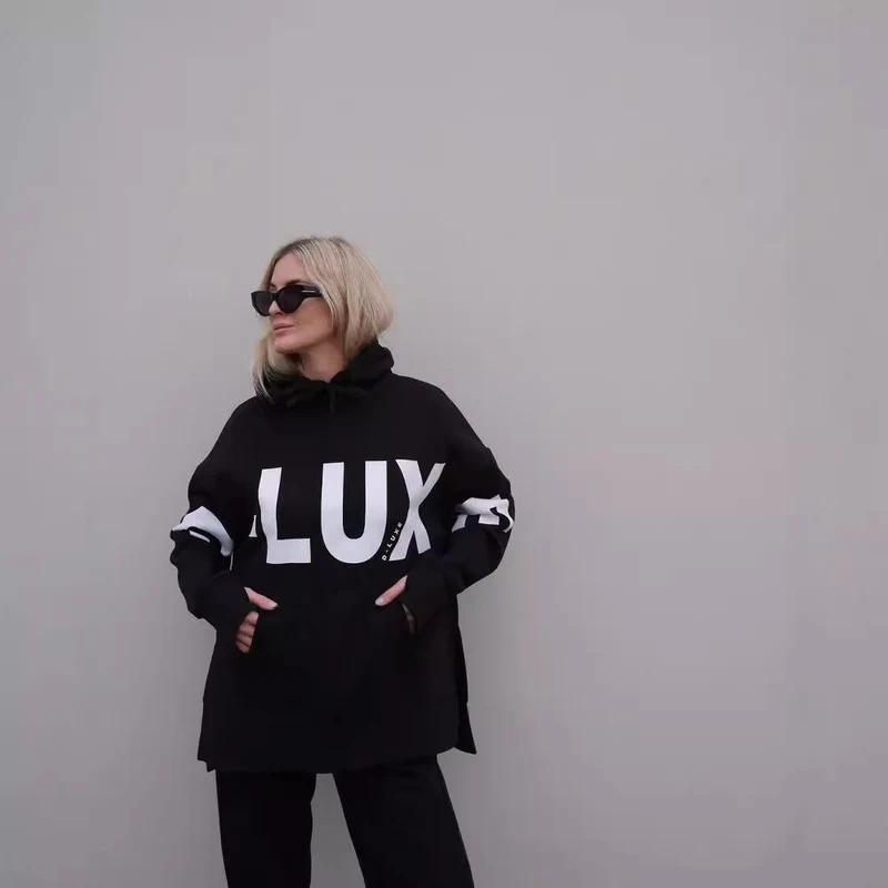 Damen Oversized Kapuzenpullover mit markantem Logoprint, Kängurutasche und Seitenschlitzen Nord Taschen