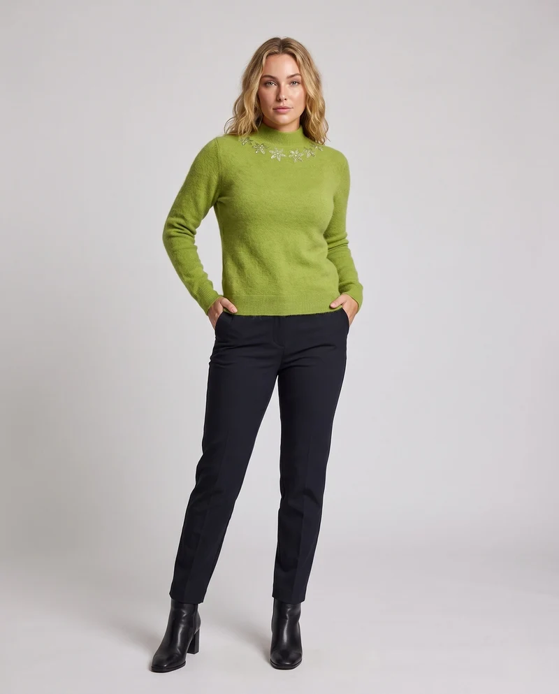 Damen Feinstrick-Mockneckpullover mit funkelnder Blüten-Strassapplikation Nord Taschen