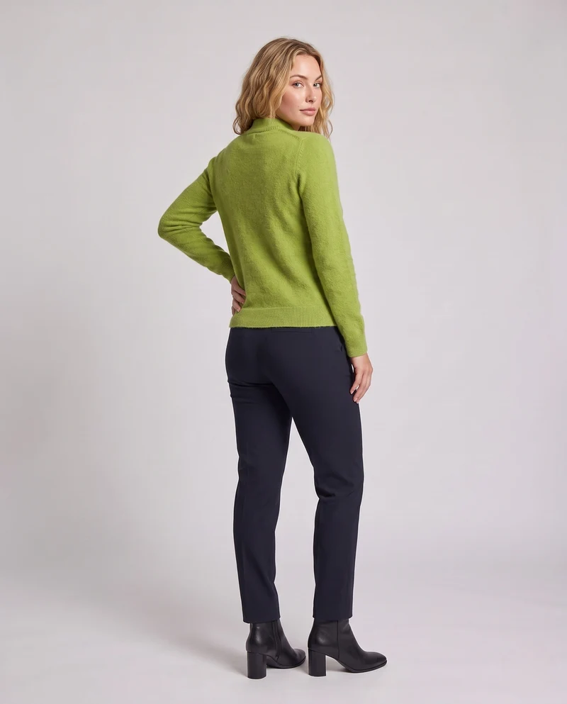 Damen Feinstrick-Mockneckpullover mit funkelnder Blüten-Strassapplikation Nord Taschen