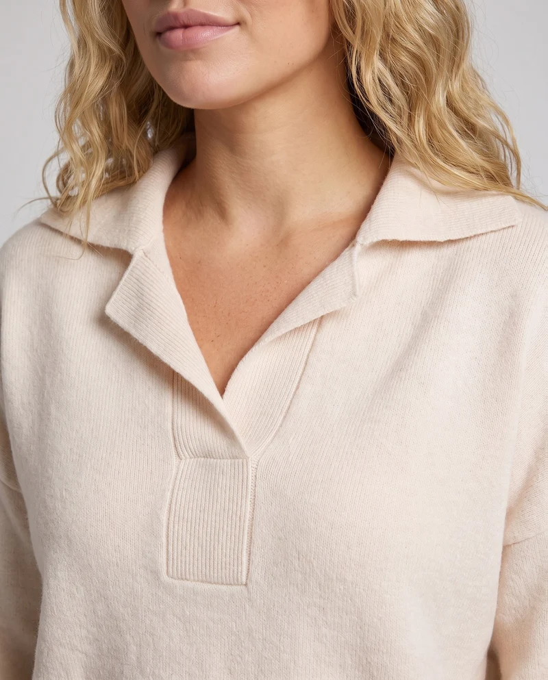 Damen Kaschmir‑Look Polo‑Feinstrickpullover mit offenem Reverskragen und kastiger Silhouette Nord Taschen