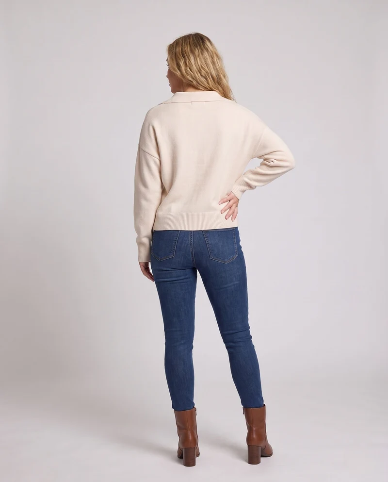 Damen Kaschmir‑Look Polo‑Feinstrickpullover mit offenem Reverskragen und kastiger Silhouette Nord Taschen