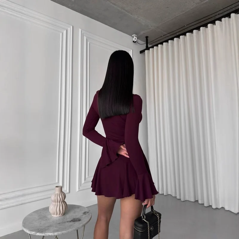 Damen Figurbetontes Rüschen‑Minikleid mit V‑Ausschnitt, Bindeband und Glockenärmeln Nord Taschen