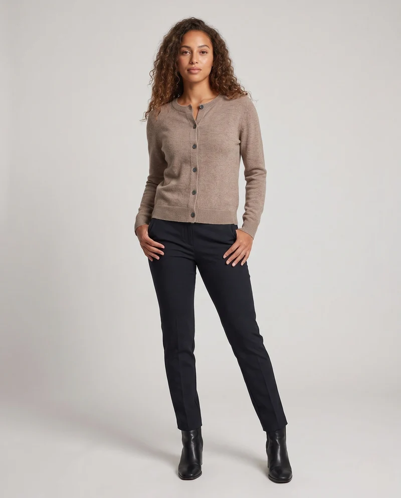Damen Feinstrick-Cardigan mit sichtbarer Knopfleiste, Rundhalsausschnitt und weichem Fall Nord Taschen