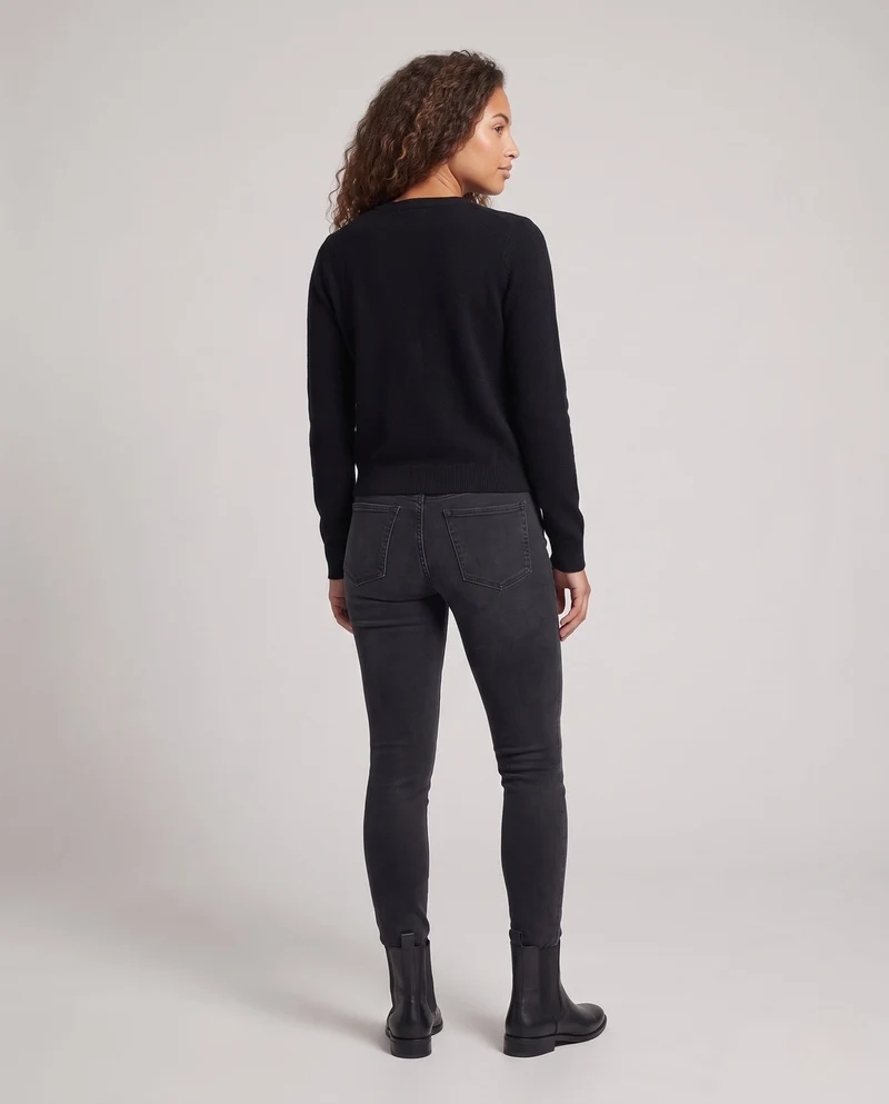Damen Feinstrick-Cardigan mit flauschiger Mohair‑Optik, durchgehender Knopfleiste und gezupfter Kante Nord Taschen