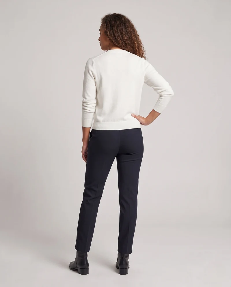 Damen Feinstrick-Cardigan in Taillenlänge mit floraler Schmuckknopfleiste Nord Taschen