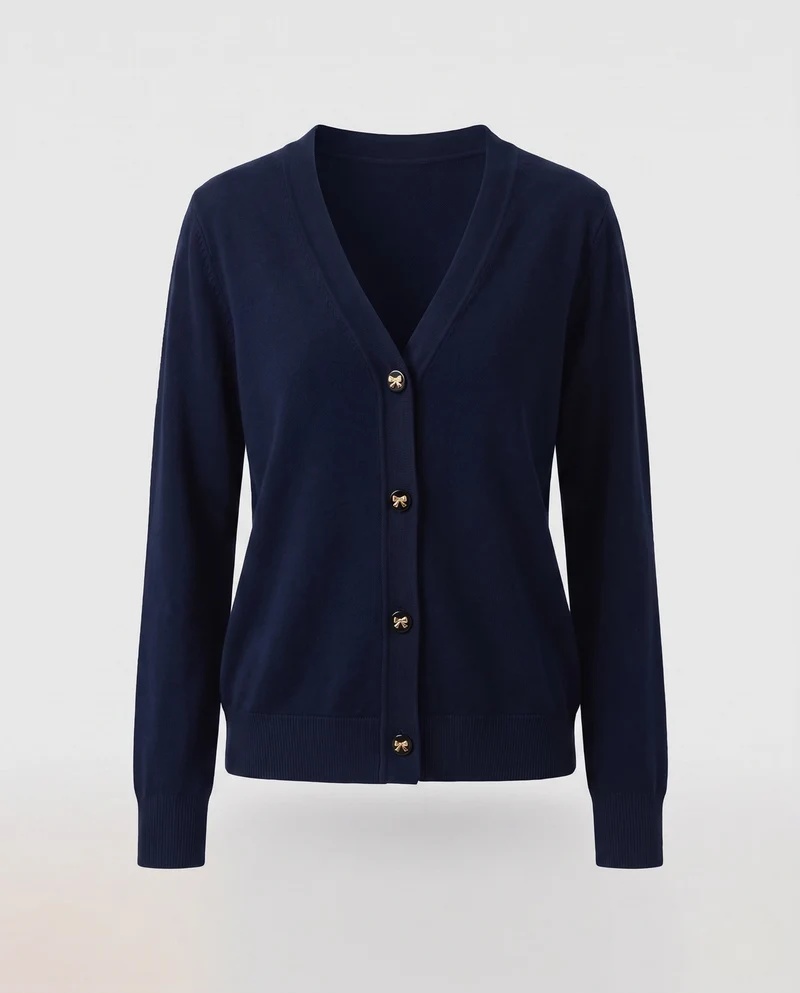 Damen Feinstrick-Cardigan in Taillenlänge mit floraler Schmuckknopfleiste Nord Taschen