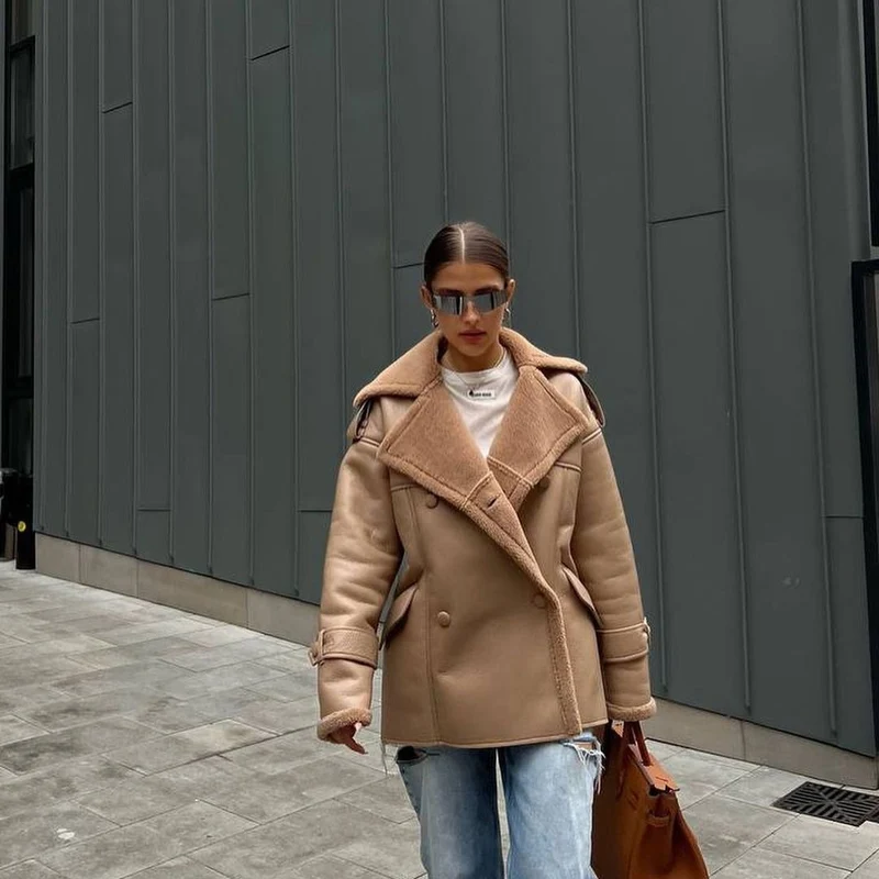 Damen Oversized Fliegerjacke aus Lammfellimitat mit Doppelreihiger Knopfleiste Nord Taschen