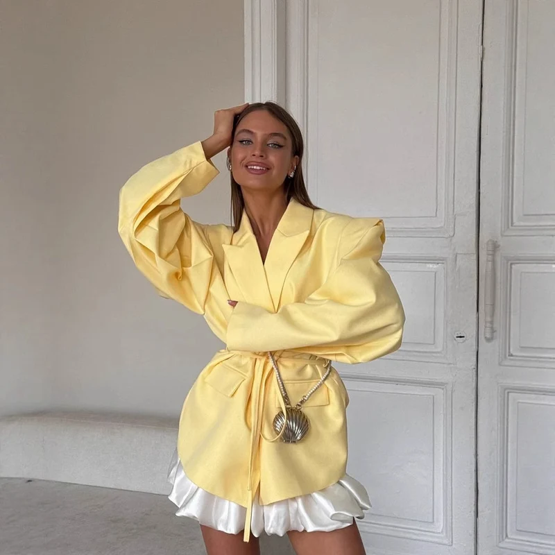 Damen Oversized Blazerjacke mit Taillengürtel und Ballonärmeln Nord Taschen