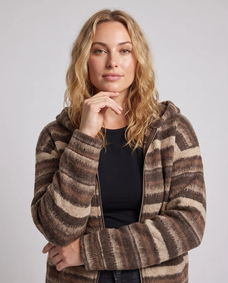 Damen Futuristischer Cardigan Nord Taschen