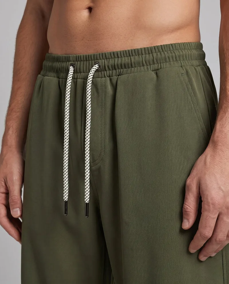 Herren Weite Baggy-Loungehose mit Tunnelzug, Utility‑Paneelen & dekorativen Falten Nord Taschen
