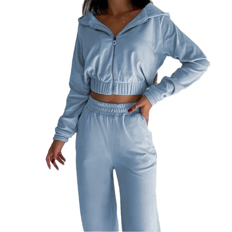 Damen Cropped Velours-Loungewear-Set mit Reißverschluss, Kapuze und High-Waist Jogpant Nord Taschen