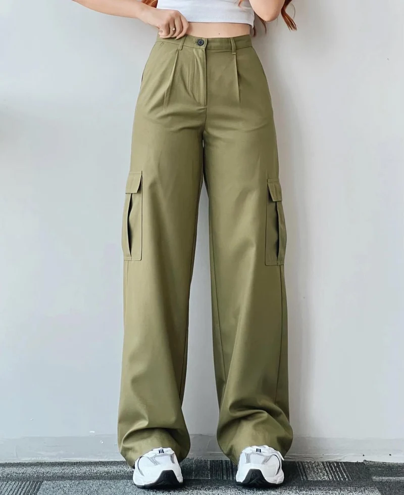 Damen Cargohose mit hoher Taille, geradem Bein und aufgesetzten Pattentaschen Nord Taschen