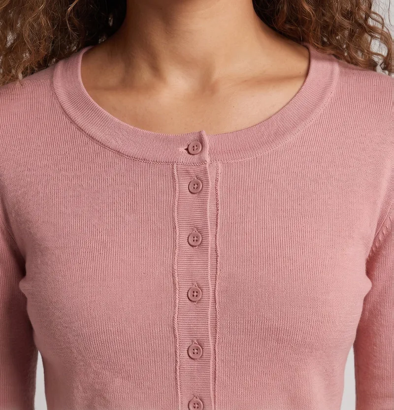 Damen Feines Langarm-Henley aus Feinstrick mit knöpfbarer Mittelblende und schmaler Passform Nord Taschen