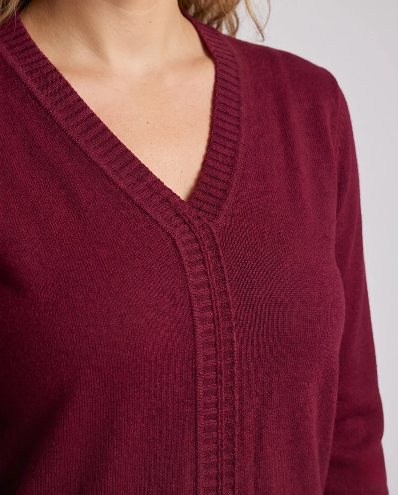 Damen Feiner V‑Ausschnitt-Feinstrickpullover mit plisseeverzierten Kanten und fließender Silhouette Nord Taschen