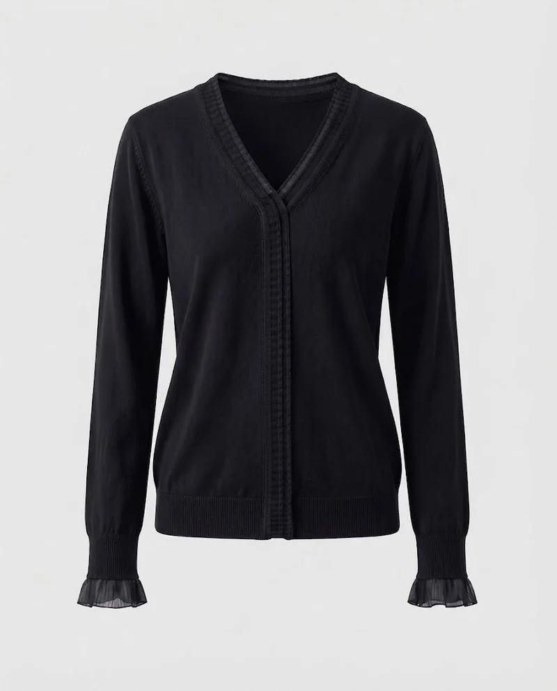 Damen Feiner V‑Ausschnitt-Feinstrickpullover mit plisseeverzierten Kanten und fließender Silhouette Nord Taschen