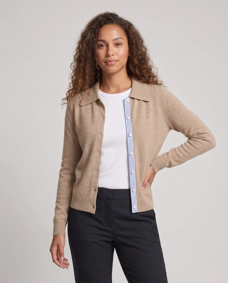 Damen Feiner Feinstrick-Cardigan mit Hemdkragen und dezenter Knopfleiste Nord Taschen