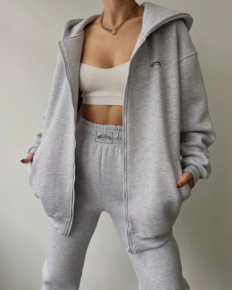 Damen Oversize Kapuzen-Sweatjacke mit Reißverschluss und High-Waist Jogginghose Set Nord Taschen