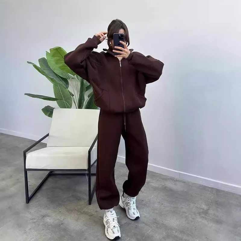Damen Oversize Fleece-Set mit Reißverschlussjacke und weiten Jogginghosen Nord Taschen