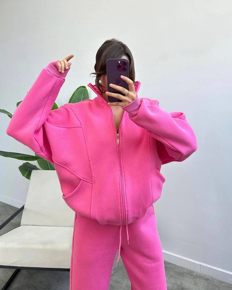 Damen Oversize Fleece-Set mit Reißverschlussjacke und weiten Jogginghosen Nord Taschen