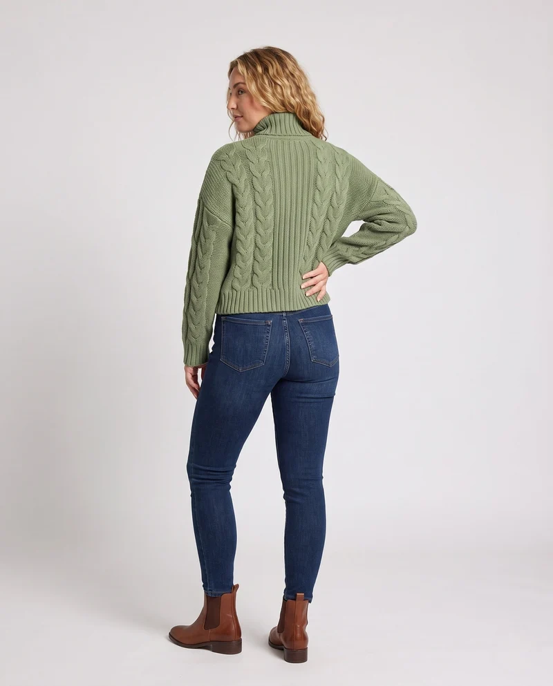 Damen Grobgestrickter Rollkragenpullover mit Zopfmuster und kastiger Silhouette Nord Taschen