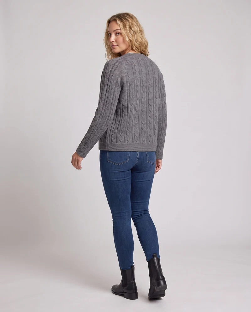 Damen Gestrickte Zopfmuster-Strickjacke mit Rundhals und durchgehender Knopfleiste Nord Taschen