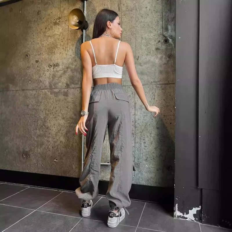 Damen Cargo-Haremshose mit hoher elastischer Taille und aufgesetzten Klappentaschen Nord Taschen