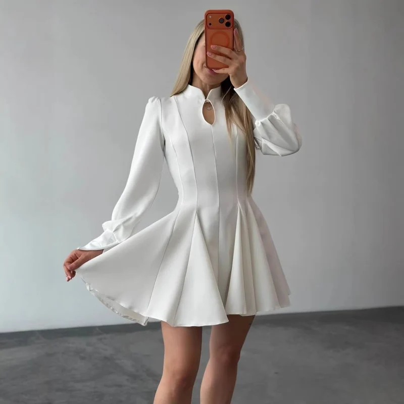 Damen A-Linien Minikleid mit Stehkragen, Schlitzdetail und Ballonärmeln Nord Taschen