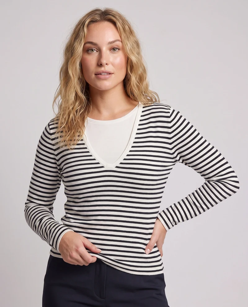 Damen Feiner V‑Ausschnitt-Feinstrickpullover mit kaschmirähnlicher Haptik und legerer Oversize-Silhouette Nord Taschen