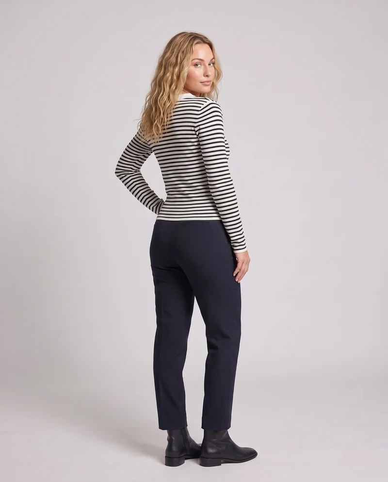 Damen Feiner V‑Ausschnitt-Feinstrickpullover mit kaschmirähnlicher Haptik und legerer Oversize-Silhouette Nord Taschen