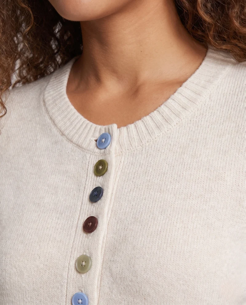 Damen Feiner V-Ausschnitt-Cardigan mit mehrfarbigen Zierknöpfen und geripptem Saum Nord Taschen