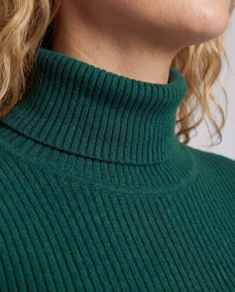 Damen Enganliegender Rippstrick-Rollkragenpullover in Feiner Stretch-Qualität Nord Taschen
