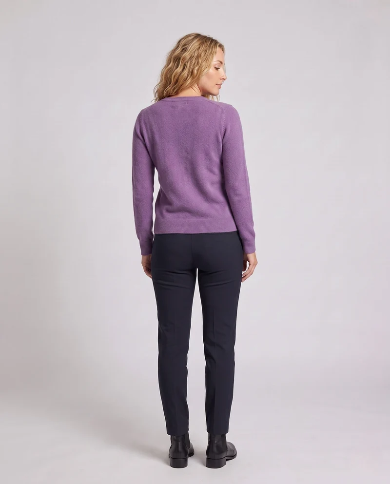 Damen Eleganter Kurzknopf-Cardigan aus flauschigem Feinstrick mit Perlmuttknöpfen Nord Taschen