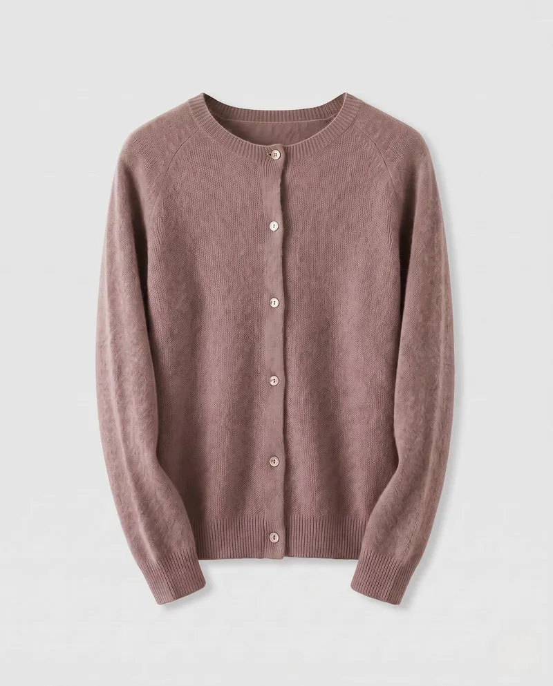 Damen Eleganter Kurzknopf-Cardigan aus flauschigem Feinstrick mit Perlmuttknöpfen Nord Taschen