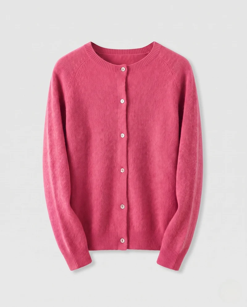 Damen Eleganter Kurzknopf-Cardigan aus flauschigem Feinstrick mit Perlmuttknöpfen Nord Taschen