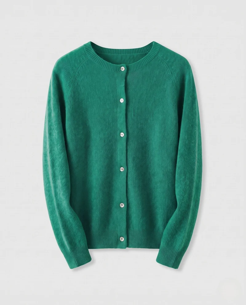 Damen Eleganter Kurzknopf-Cardigan aus flauschigem Feinstrick mit Perlmuttknöpfen Nord Taschen