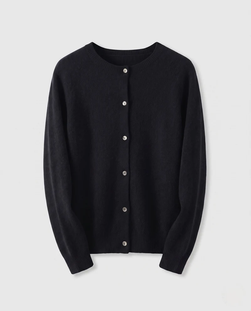 Damen Eleganter Kurzknopf-Cardigan aus flauschigem Feinstrick mit Perlmuttknöpfen Nord Taschen
