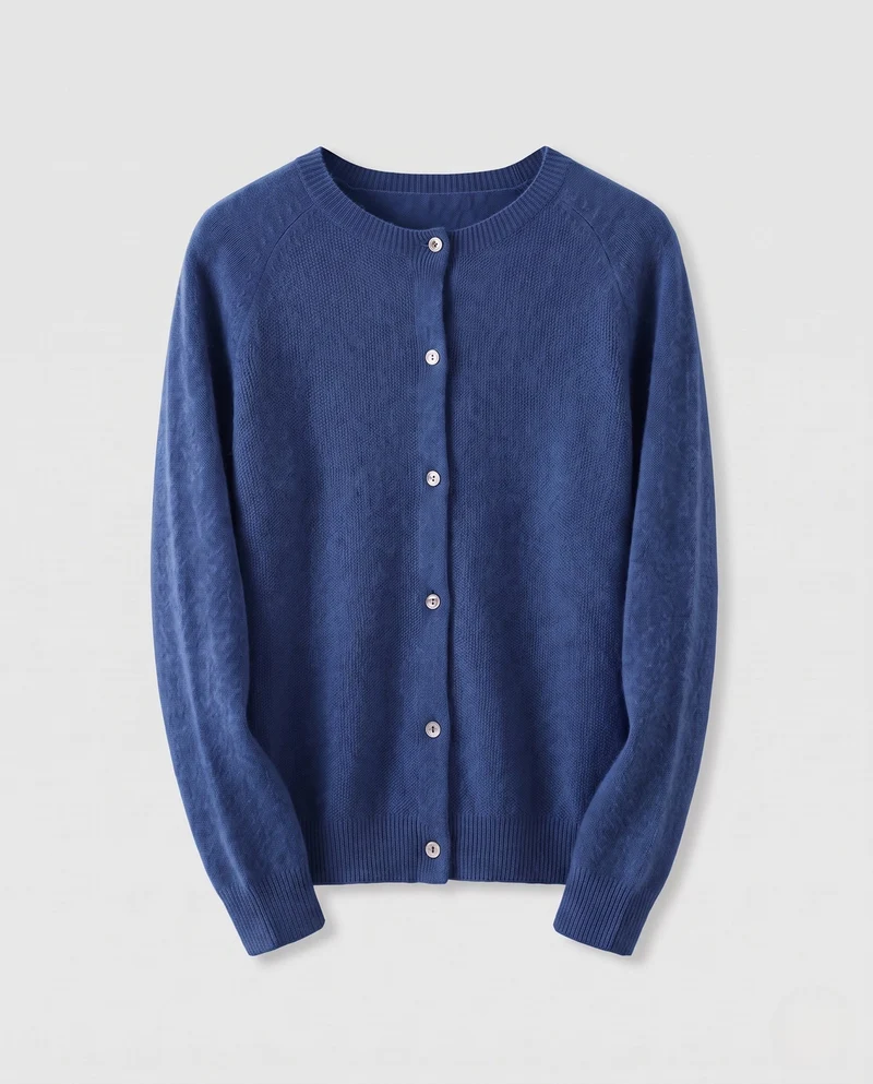 Damen Eleganter Kurzknopf-Cardigan aus flauschigem Feinstrick mit Perlmuttknöpfen Nord Taschen