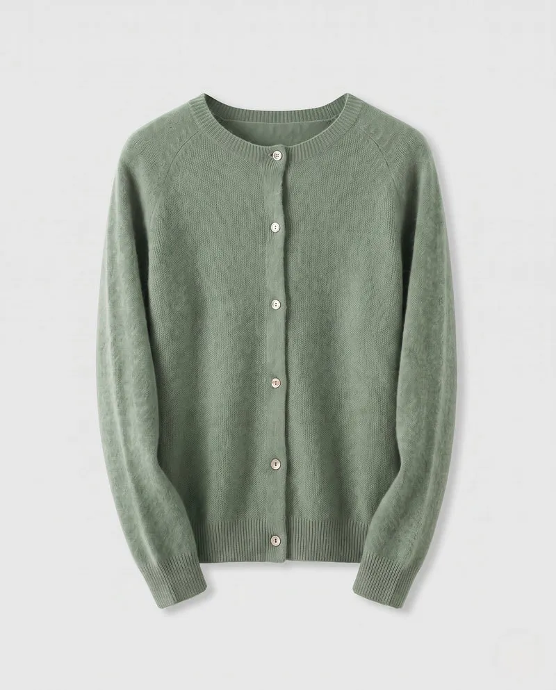 Damen Eleganter Kurzknopf-Cardigan aus flauschigem Feinstrick mit Perlmuttknöpfen Nord Taschen