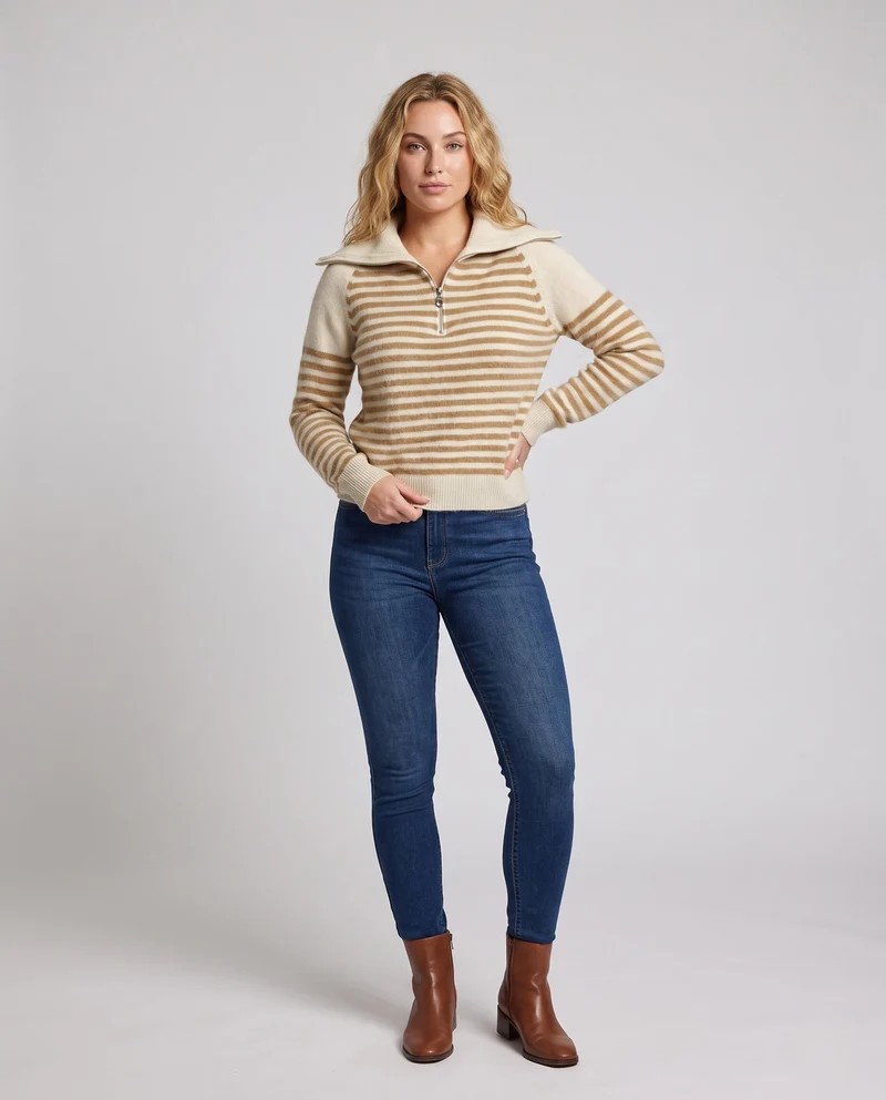 Damen Gestreifter Kurzpullover aus flauschigem Mohair‑Look mit halbem Reißverschluss und überlappendem Kragen Nord Taschen