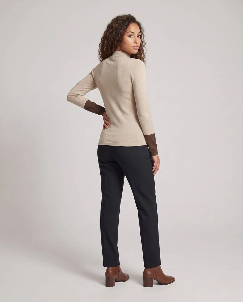 Damen Feiner Slim-Fit Stehkragenpullover aus Kaschmir‑Optik mit kontrastierenden Ärmelabschlüssen Nord Taschen