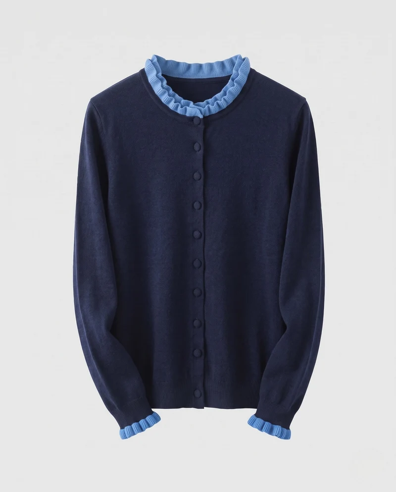 Damen Eleganter Feinstrick-Cardigan mit kontrastierendem Rüschkragen und bezogenen Zierknöpfen Nord Taschen