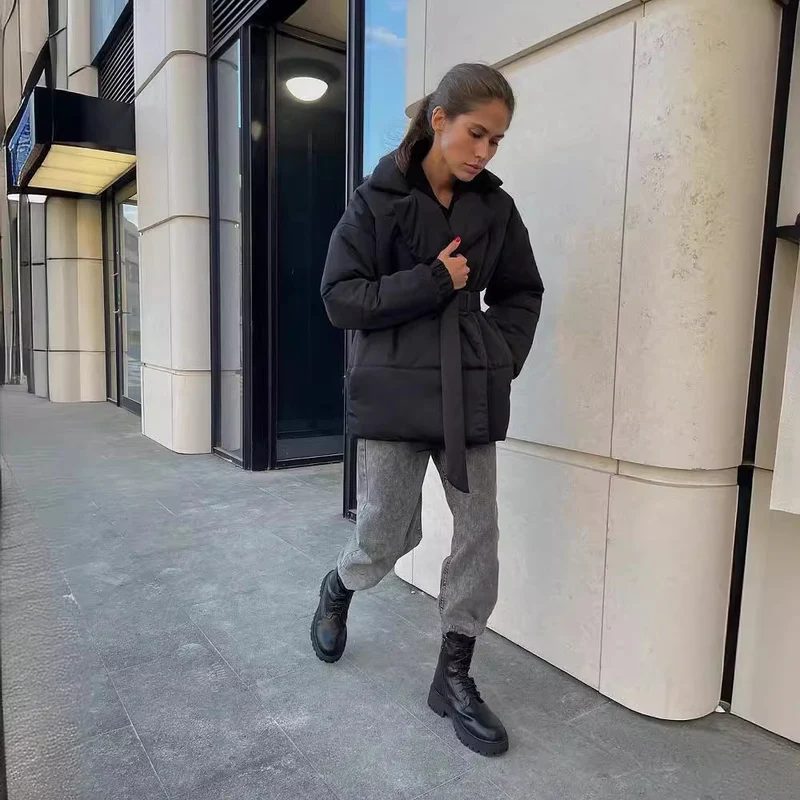 Damen Wattierte Taillierte Steppjacke mit Gürtel und Kapuze Nord Taschen