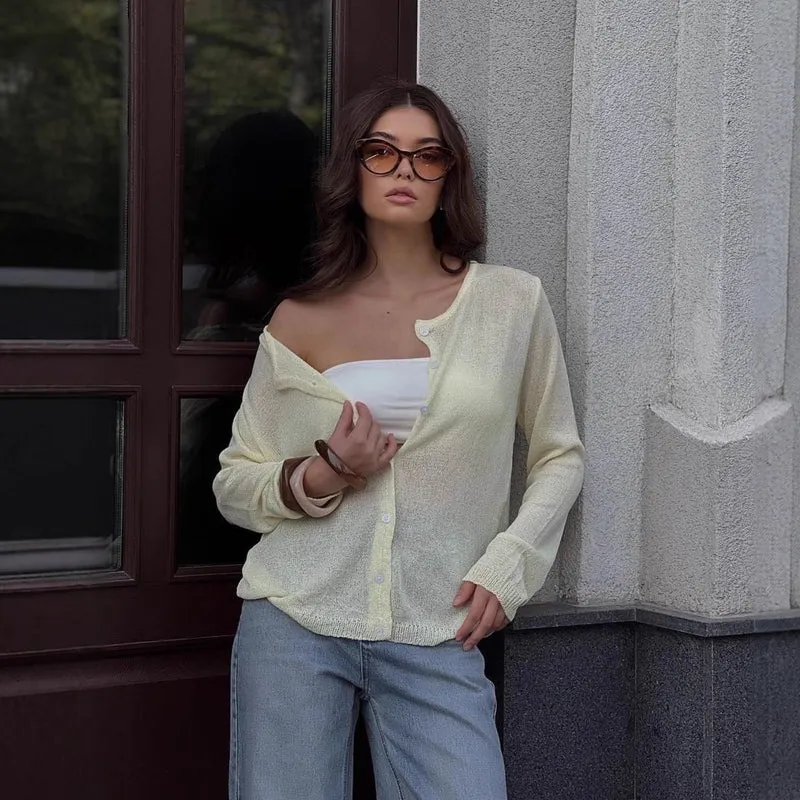 Damen leichter halbtransparenter Feinstrick-Cardigan mit Rundhals und Knopfleiste Nord Taschen