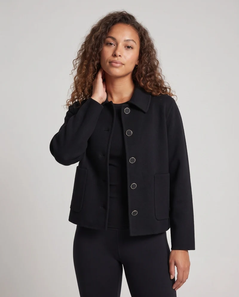 Damen Boxy‑Shortjacke aus Wollmix mit Hemdkragen und aufgesetzten Taschen Nord Taschen